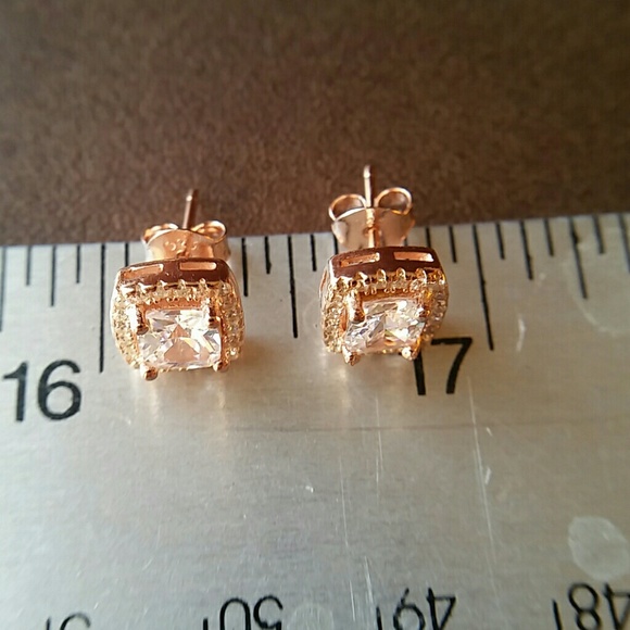 NEW Rose gold princess - cut stud earrings - Picture 6 of 6